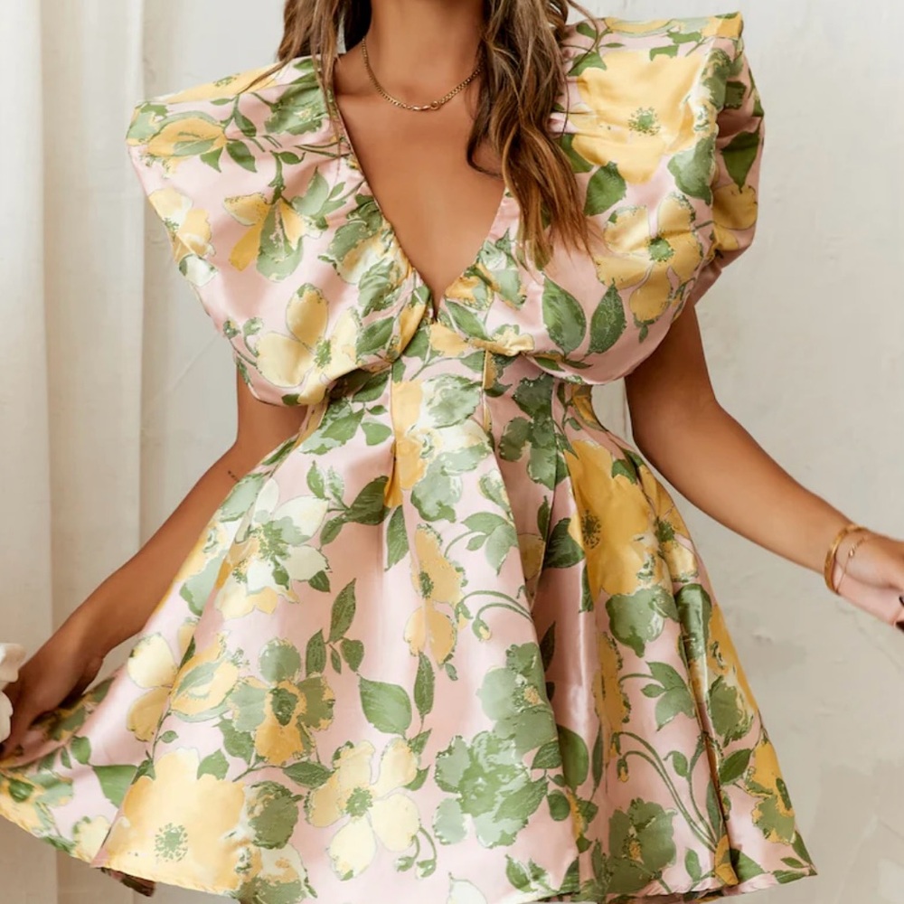 Floral Mini Dress ( size medium ) flare dress